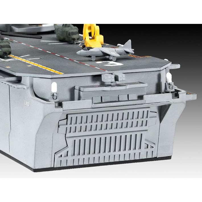 Assault Carrier USS WASP CLASS - fot. 3