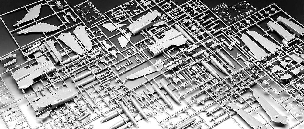 Tornado Twin Pack - 50 An. Panavia Tornado - uszkodzone pudełko - fot. 13